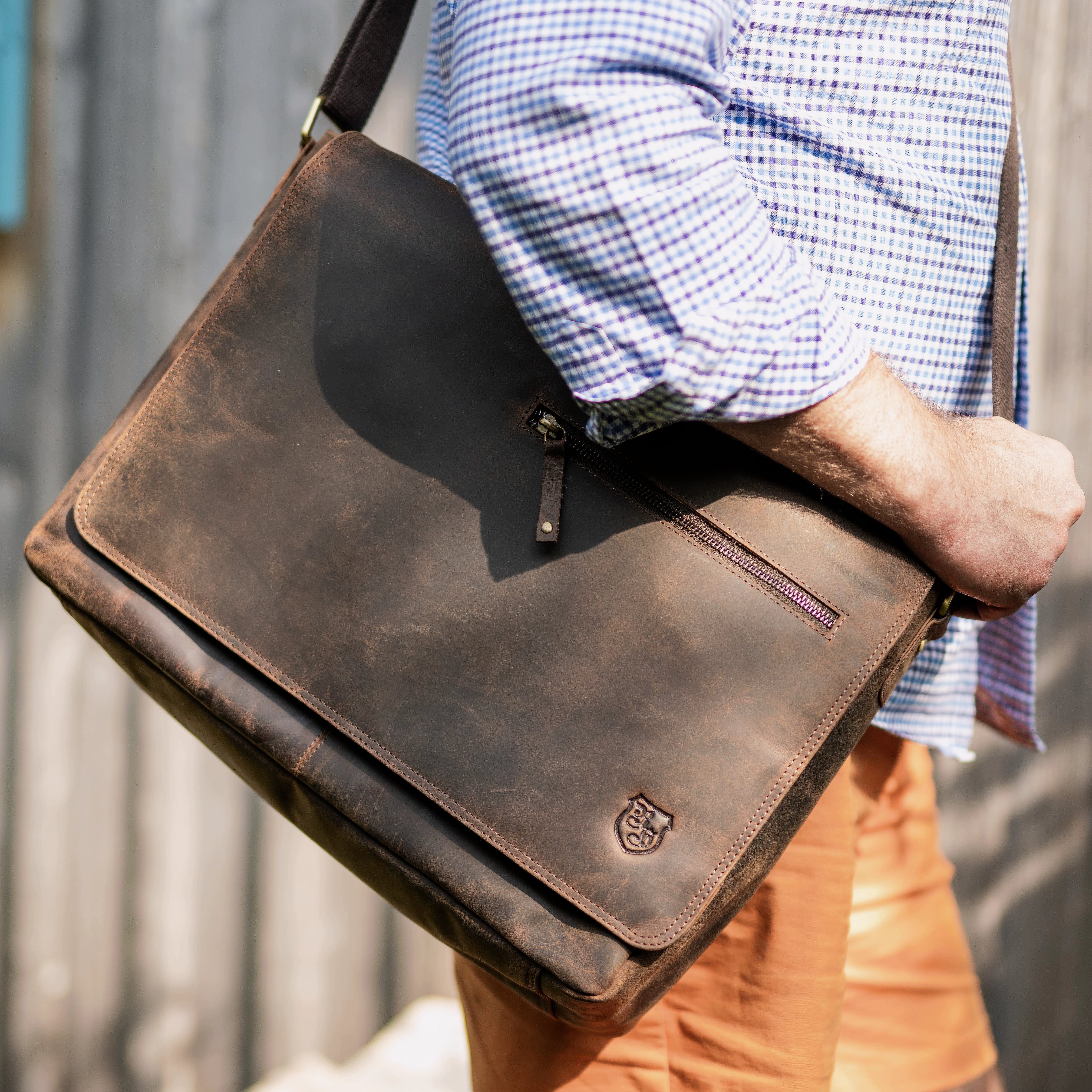 Men's laptop bag made of genuine leather suitable for all laptop sizes
